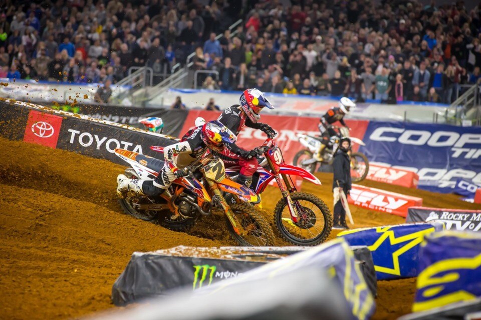 AMA Supercross 2019, Webb beffa Roczen ad Arlington